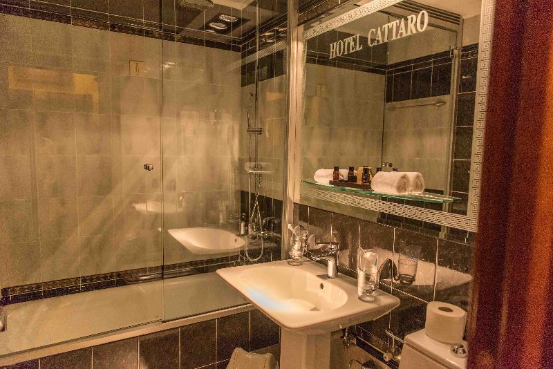 اتاق لوکس, Historic Boutique Hotel Cattaro