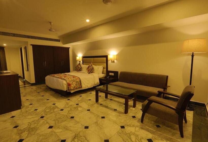 Номер Клуб, Natraj  Rishikesh