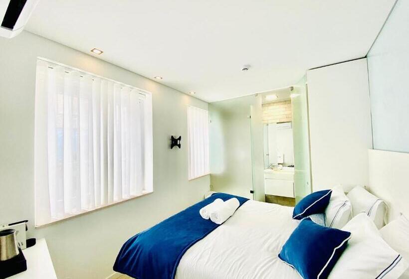 Quarto Deluxe, Gloria 10 Deluxe