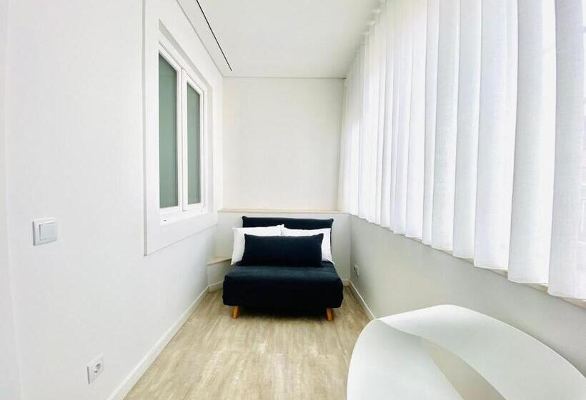 Quarto Triplo Deluxe, Gloria 10 Deluxe