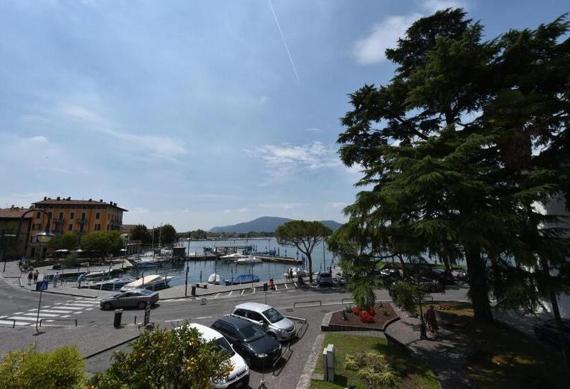 Номер Стандарт с Балконом, Ambra Hotel   The Only Central Lakeside Hotel In Iseo