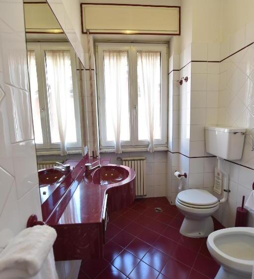 Трехместный Номер Стандарт с Балконом, Ambra Hotel   The Only Central Lakeside Hotel In Iseo