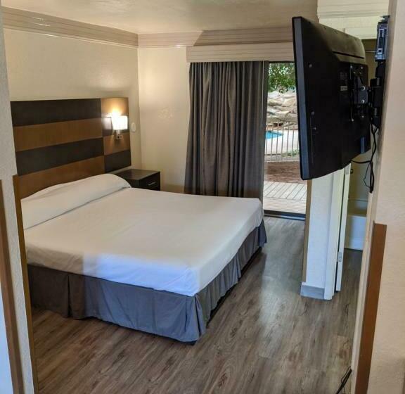 Номер Deluxe Кровать Кинг, Atrium Inn