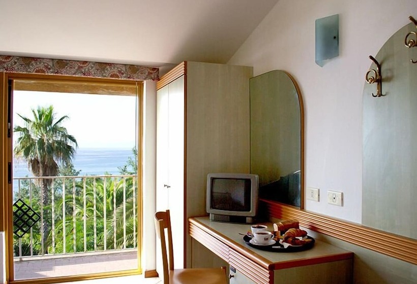Семейный Номер, Cala Petrosa Resort