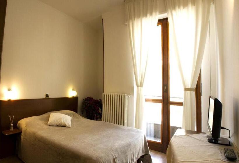 Quarto Estandar Individual com Sacada, Domus
