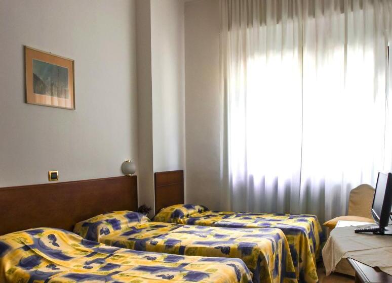 Quarto Triplo Estandar, Domus