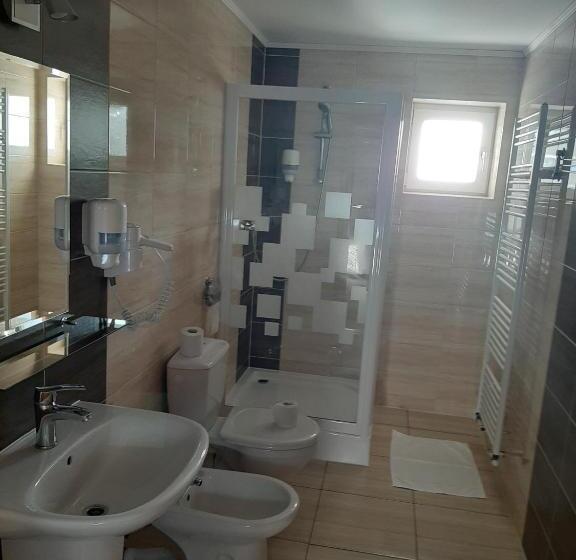 Quarto Familiar, Toliar