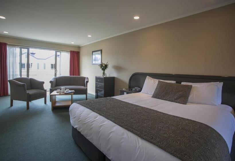 Escritório Estándar, Cornwall Motor Lodge