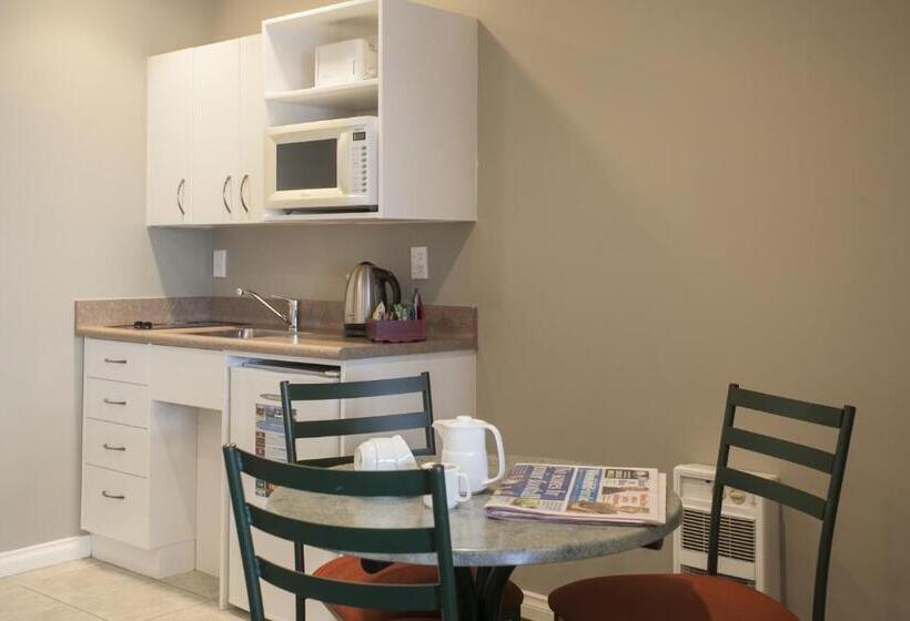 스위트, Cornwall Motor Lodge