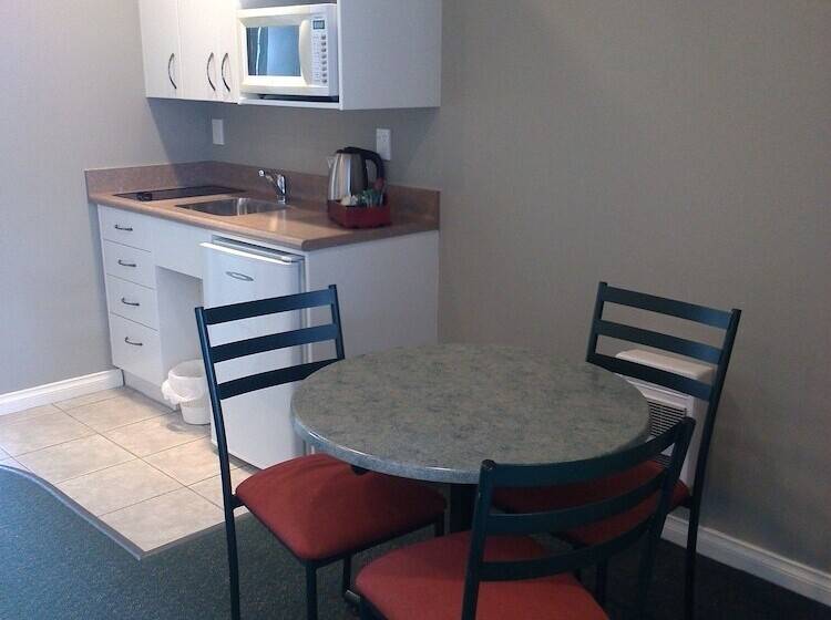 스위트, Cornwall Motor Lodge