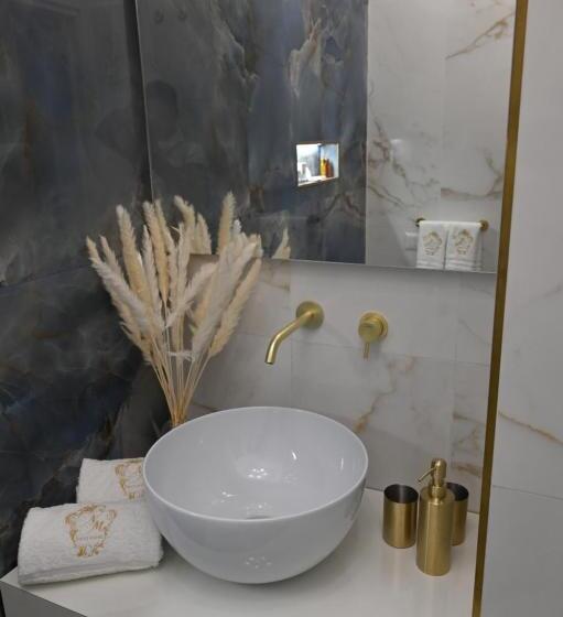 اتاق سوپریور با تخت بزرگ, Nm Luxury Suites