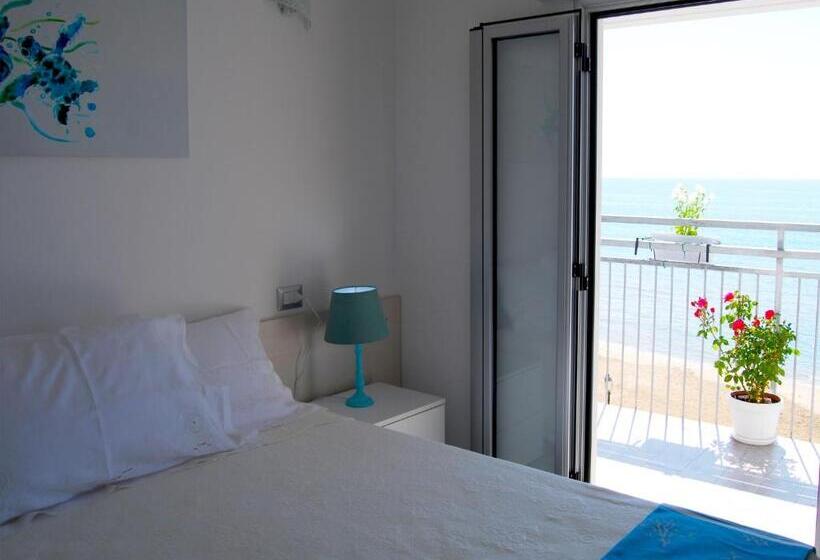 Номер Стандарт Вид на Море с Балконом, B&b Capo Rizzuto Fronte Mare