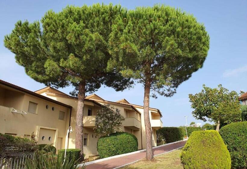 اتاق استاندارد چهار تخته, Villaggio Hotel Club La Pace