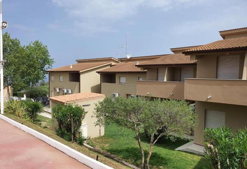 اتاق خانوادگی, Villaggio Hotel Club La Pace