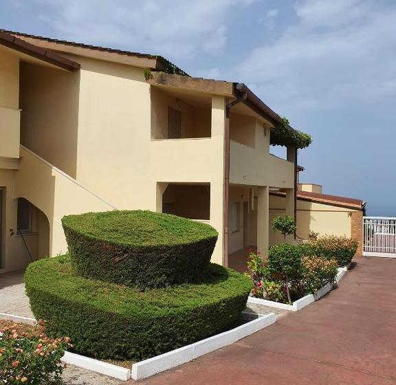 اتاق خانوادگی, Villaggio Hotel Club La Pace