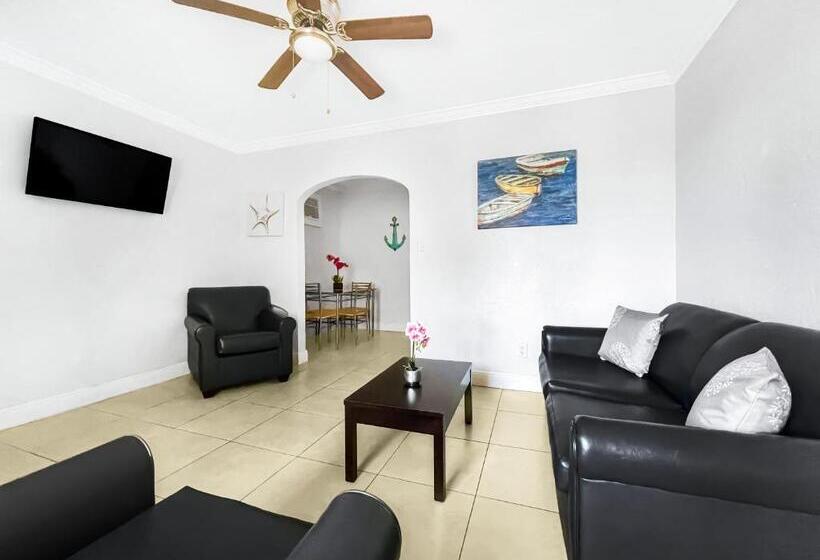 스위트, Hollywood Beach Hotels