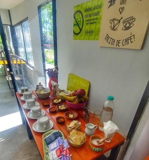 اتاق استاندارد سه نفره, Huaka Hostel