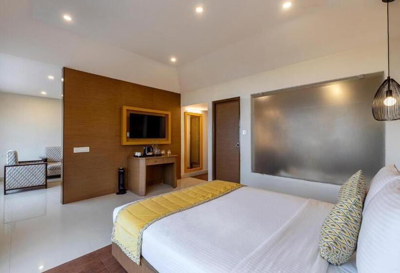Family Suite, Sterling Munnar