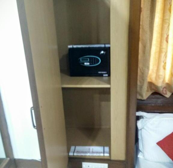 Quarto standard, Strand Hotel, Colaba