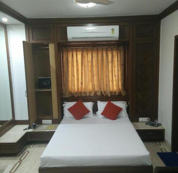 Quarto deluxe, Strand Hotel, Colaba