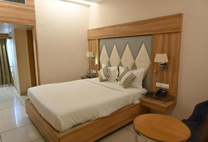 Люкс, Rang Lords Inn Bharuch