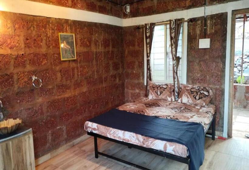 Трехместный Номер Классика, Oyo 85889 Sayali Holidays