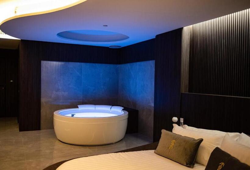 اتاق استاندارد, Gold Tower Lifestyle