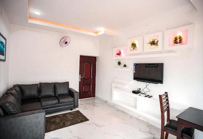 Президентский Люкс, Paadi Holidays Ramakkalmedu