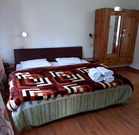 エコノミールーム, Tourist Hotel 10 Minutes Walking Distance From The Mall