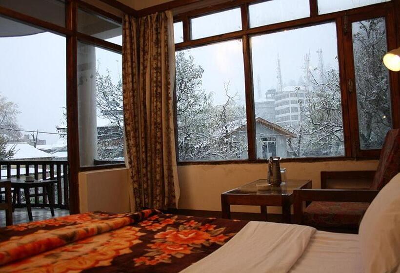 バルコニー付スタンダード４ベッドルーム, Tourist Hotel 10 Minutes Walking Distance From The Mall