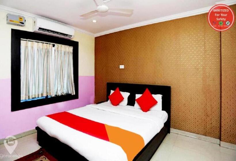 اتاق لوکس با تخت بزرگ, Sai Sandpiper Puri Near Sea Beach Wifi & Restaurant Facilities  Best Choice Of Travellers By Morserv