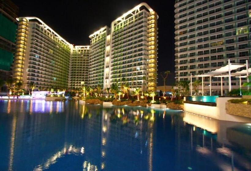 Апартаменты 1 Спальня с Балконом, Azure Urban Resort A4 Near Airport Mall With Wavepool