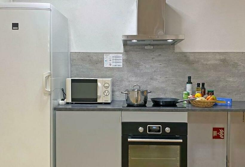 Кровать в Общей Комнате, Blue House Dormitory
