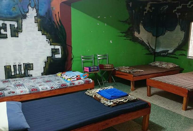 Кровать в Общей Комнате, Banphe​ Hostel