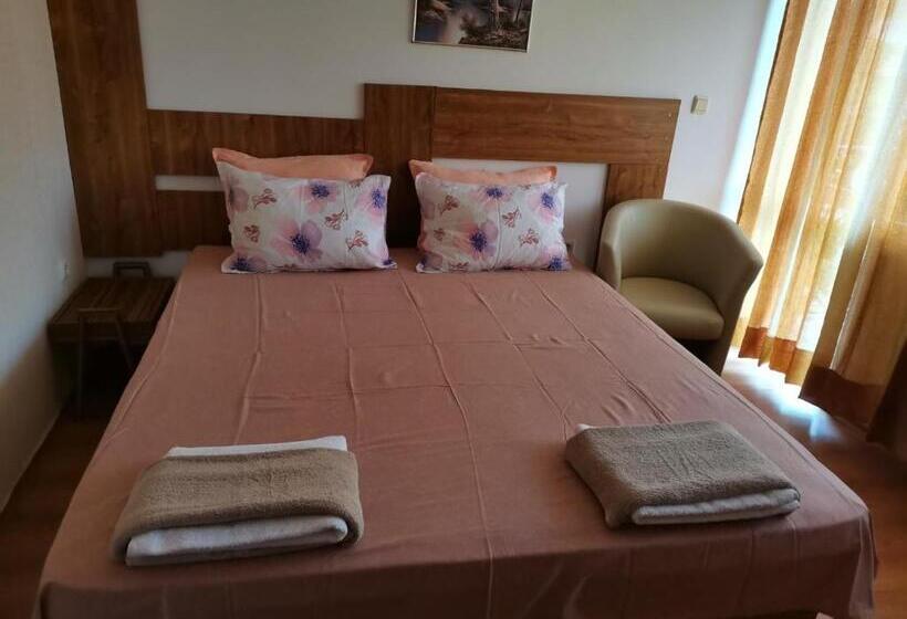 Номер Стандарт Вид на Сад, Guest House Villa Stefi