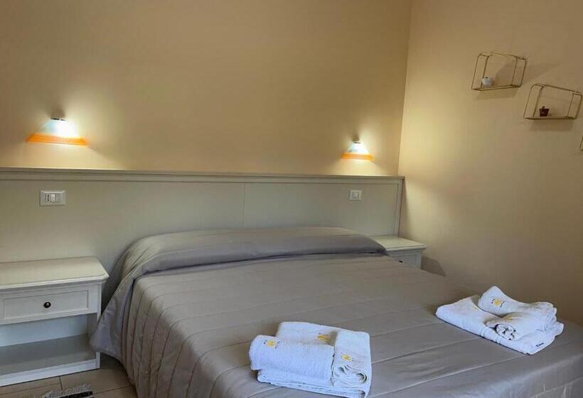 غرفة قياسية سرير كينج, Residenza Domus Aurea Tropea  Vista Mare