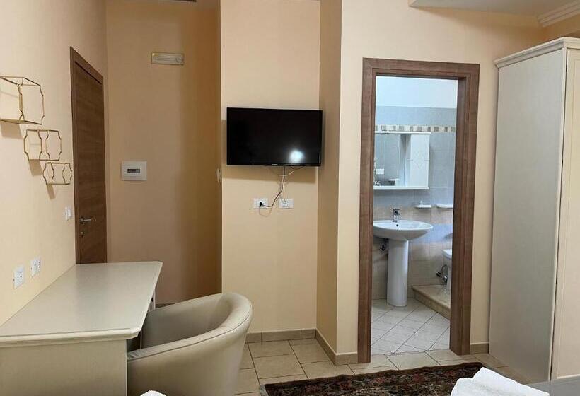 غرفة كومفورت ثلاثية, Residenza Domus Aurea Tropea  Vista Mare
