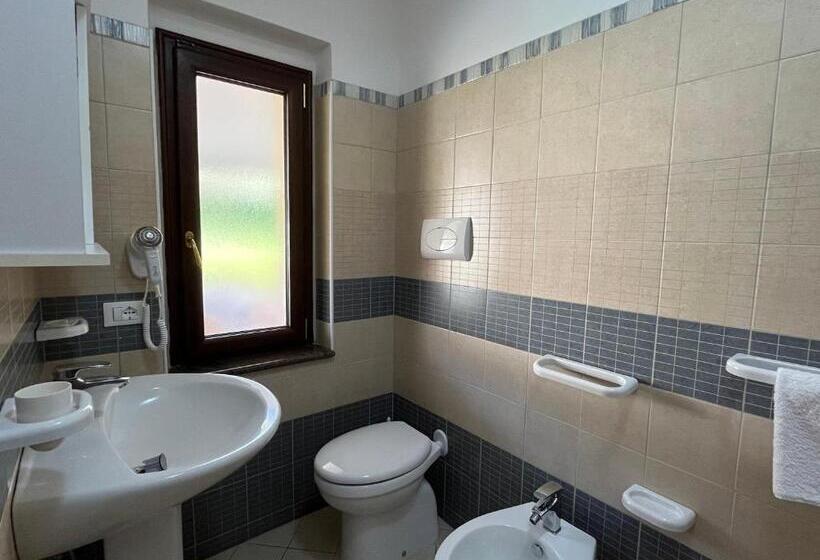 غرفة كومفورت ثلاثية, Residenza Domus Aurea Tropea  Vista Mare