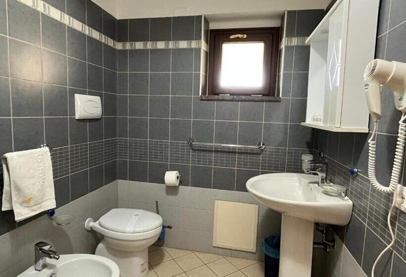 غرفة ديلوكس مطلّة علي البحر مزوَّدة بشُرفة, Residenza Domus Aurea Tropea  Vista Mare