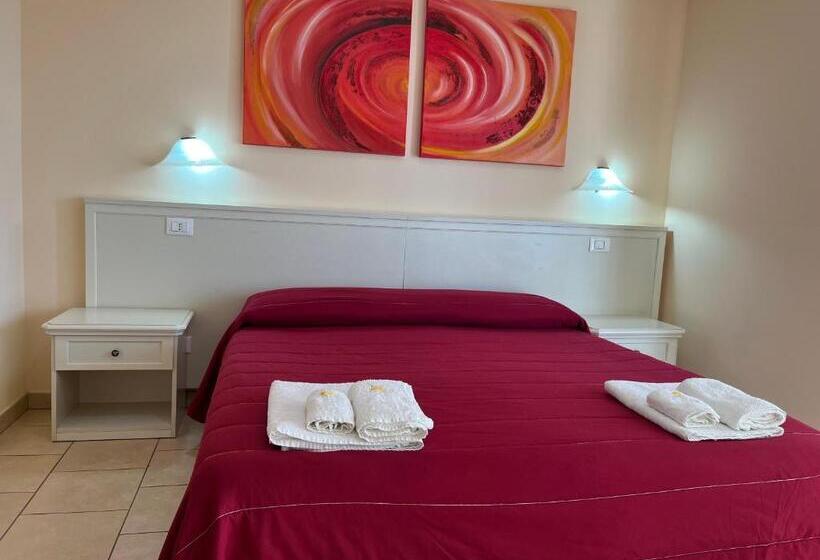 غرفة ديلوكس مطلّة علي البحر مزوَّدة بشُرفة, Residenza Domus Aurea Tropea  Vista Mare