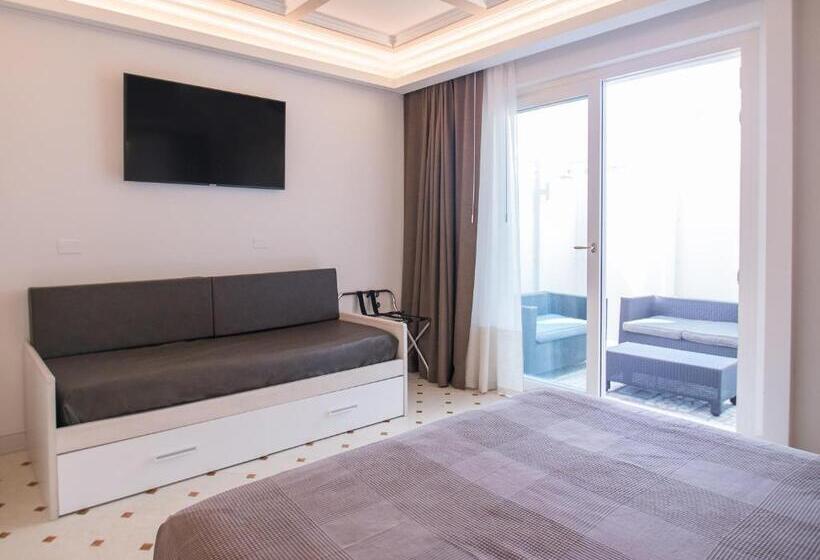 اتاق سوپریور سه تخته, Opera Arte Rooms