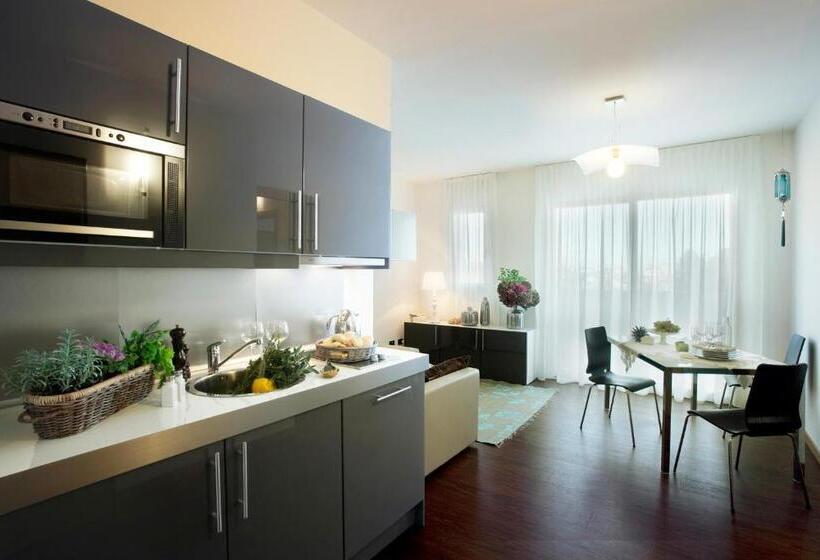 سوییت جونیور لوکس, D Place Hotel & Suite