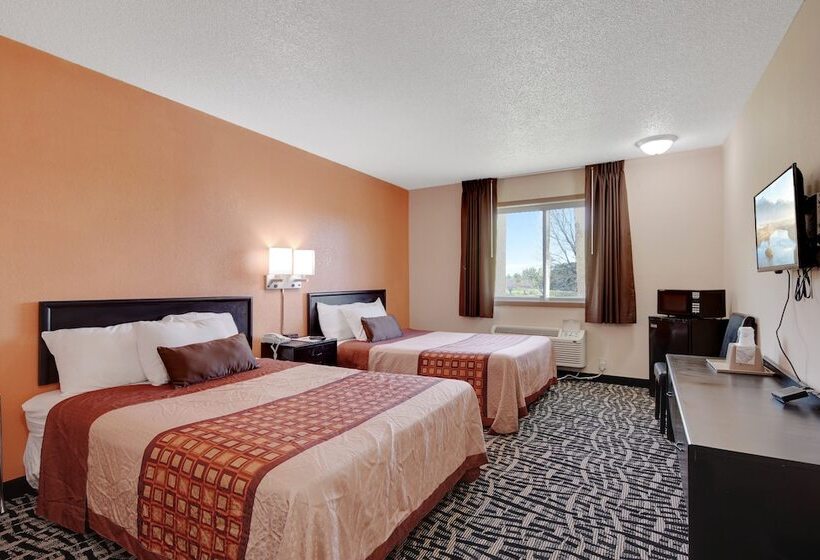 Номер Стандарт 2 Двуспальные Кровати, America S Quality Inn & Suites  Finlayson
