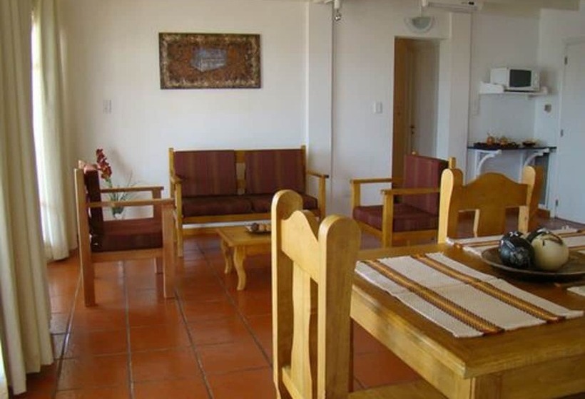 بانگلوی استاندارد, Del Bono Beach