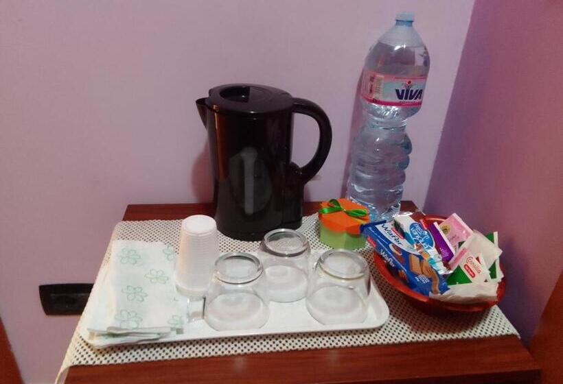 Номер Стандарт Трехместный, Piccola Perla Guest House