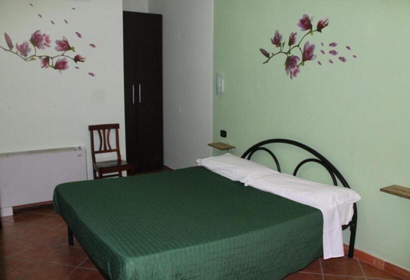 Номер Стандарт Трехместный, Piccola Perla Guest House
