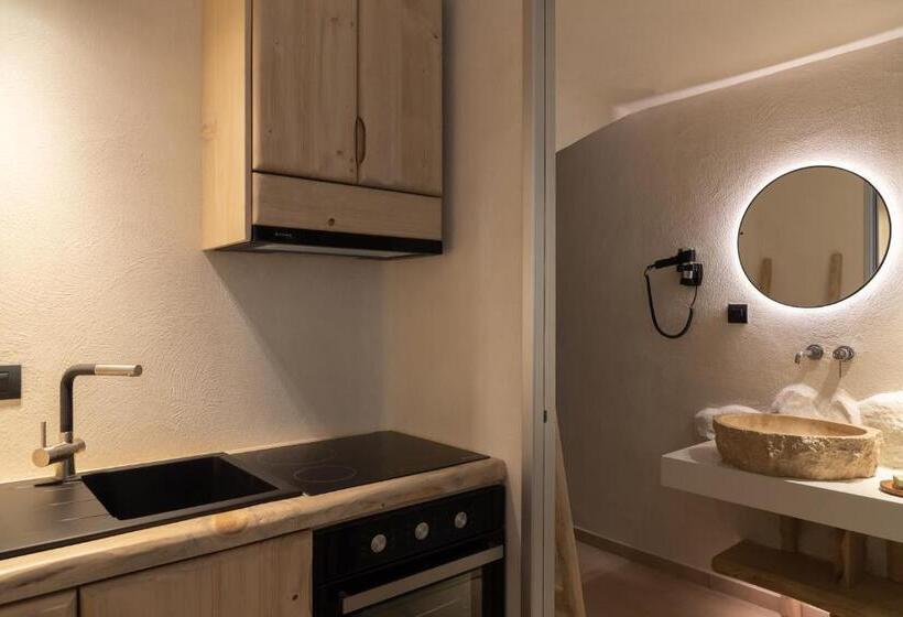Полулюкс Вид на Бассейн, Manili Boutique Suites & Villas