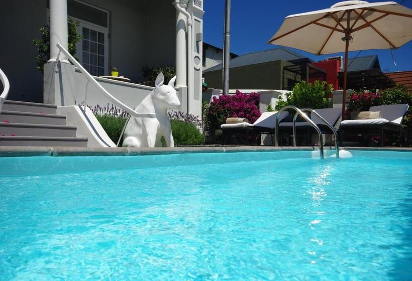 اتاق لوکس با چشم‌انداز باغ, Dysart Boutique Hotel   Solar Power