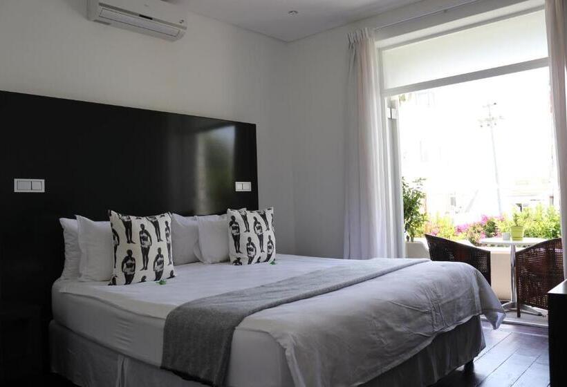 اتاق لوکس با بالکن, Dysart Boutique Hotel   Solar Power