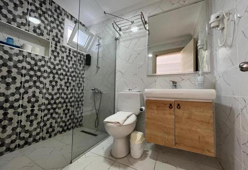 Quarto Triplo Estandar, Ibrahim Bey